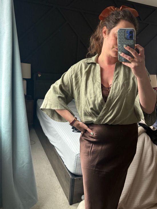 Tops - Never Worn✨Linen Blouse